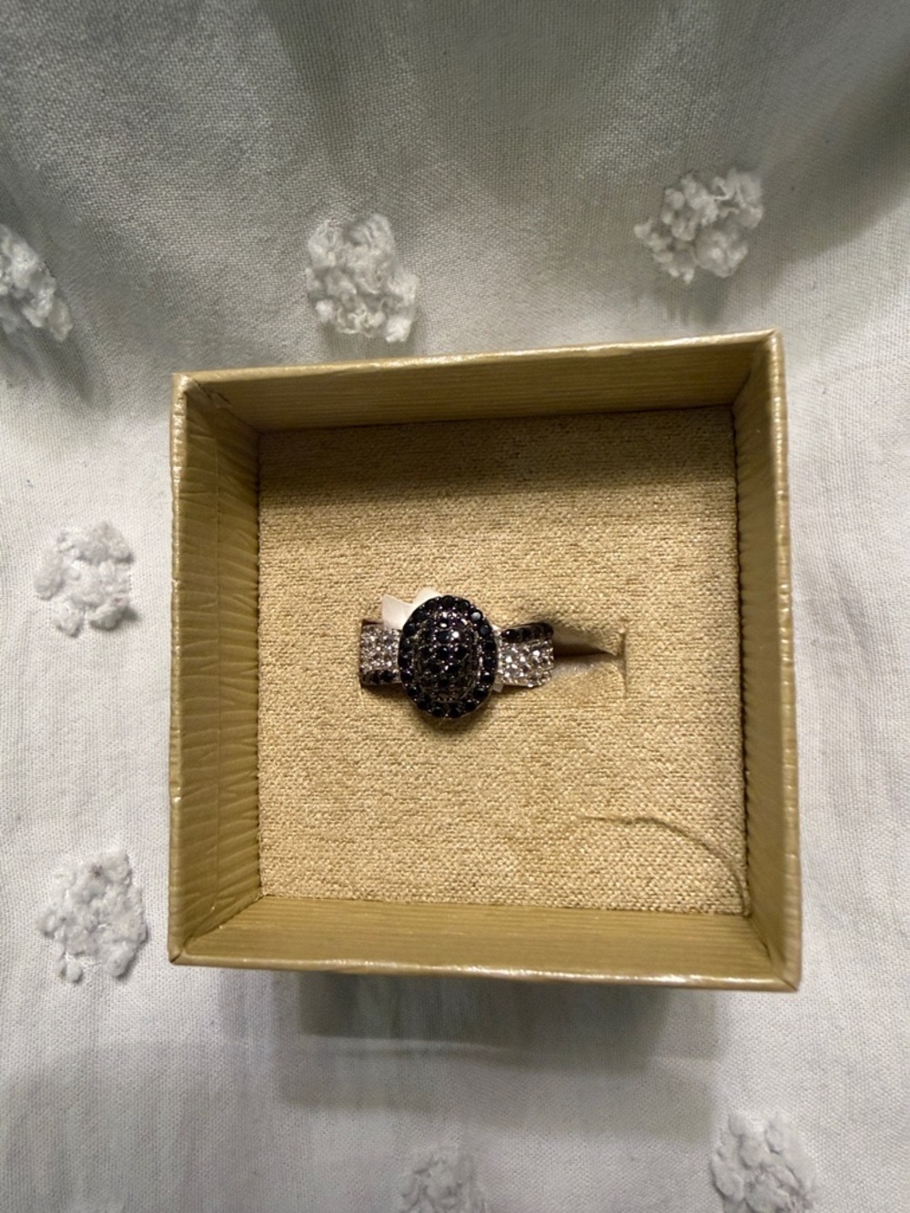 NWT - Size 8 - JTV Sterling Silver Black and White Oval Halo Ring